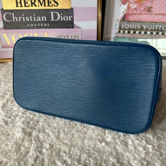 Louis Vuitton Blue Epi Leather Alma PM - Picture 8 of 16